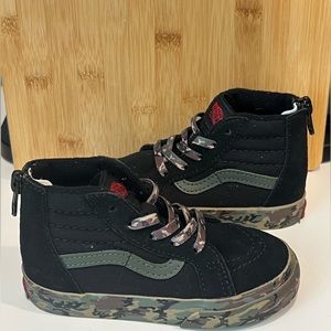 Vans Sk8-Hi Skate Shoe - Black / Camo